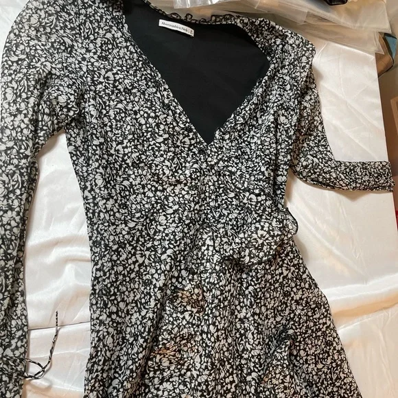 Abercrombie & Fitch Black Floral Long Sleeve Dress - Picture 7 of 9